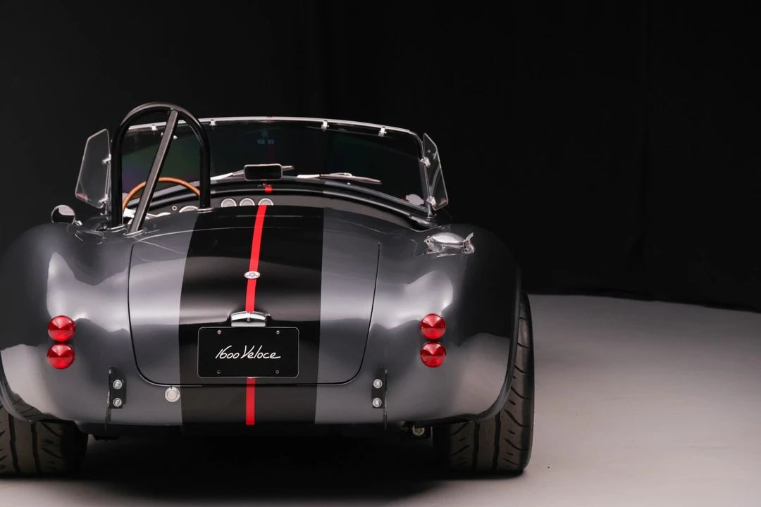 Shelby Cobra Replica - Image 25 of 31