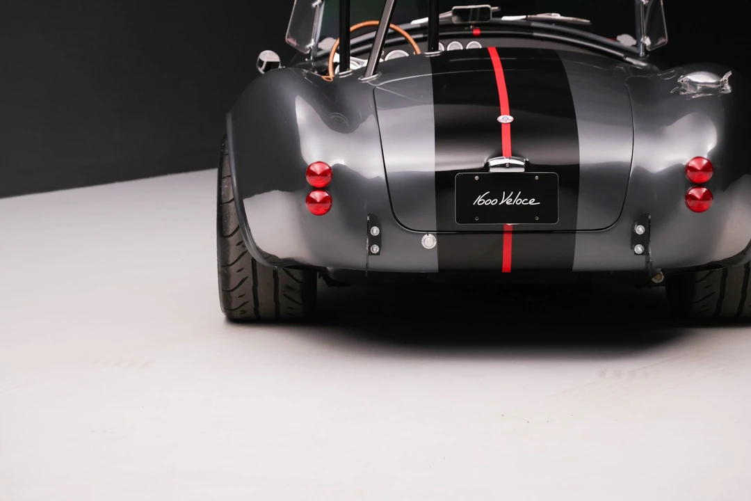 Shelby Cobra Replica - Image 27 of 31
