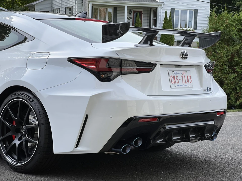 2021 Lexus RC F - Image 28 of 31