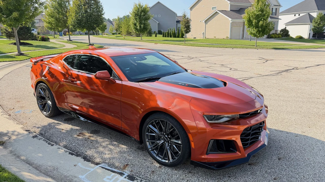 2024 Chevrolet Camaro ZL1 6th Gen - Image 19 of 31