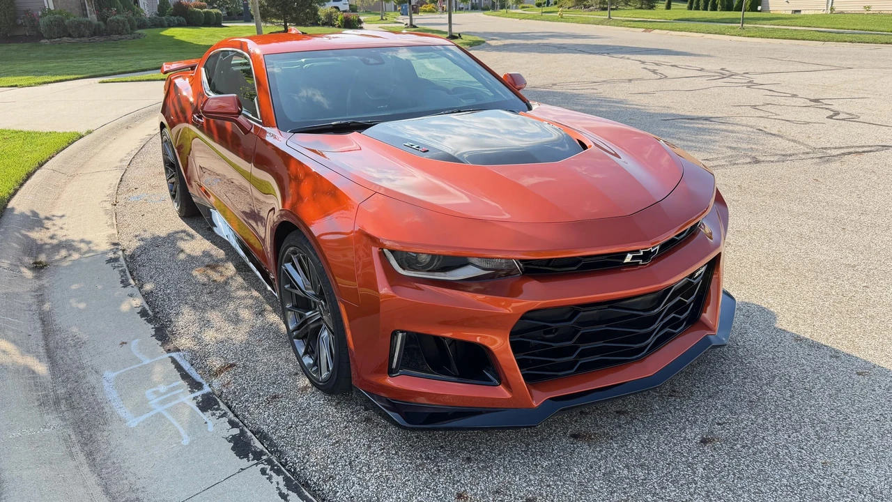 2024 Chevrolet Camaro ZL1 6th Gen - Image 23 of 31