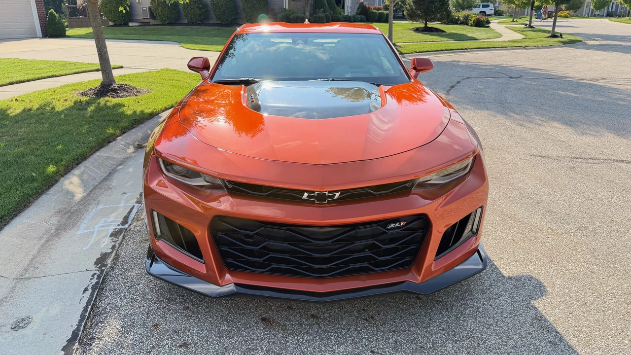 2024 Chevrolet Camaro ZL1 6th Gen - Image 26 of 31