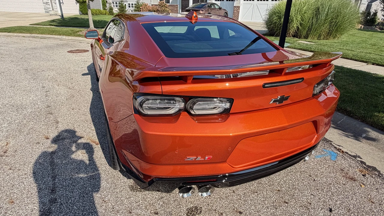 2024 Chevrolet Camaro ZL1 6th Gen - Image 10 of 31
