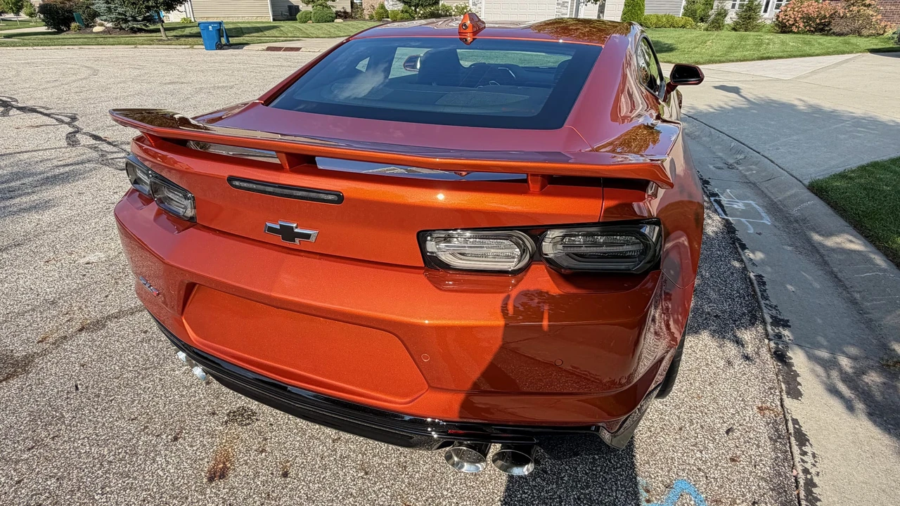 2024 Chevrolet Camaro ZL1 6th Gen - Image 15 of 31