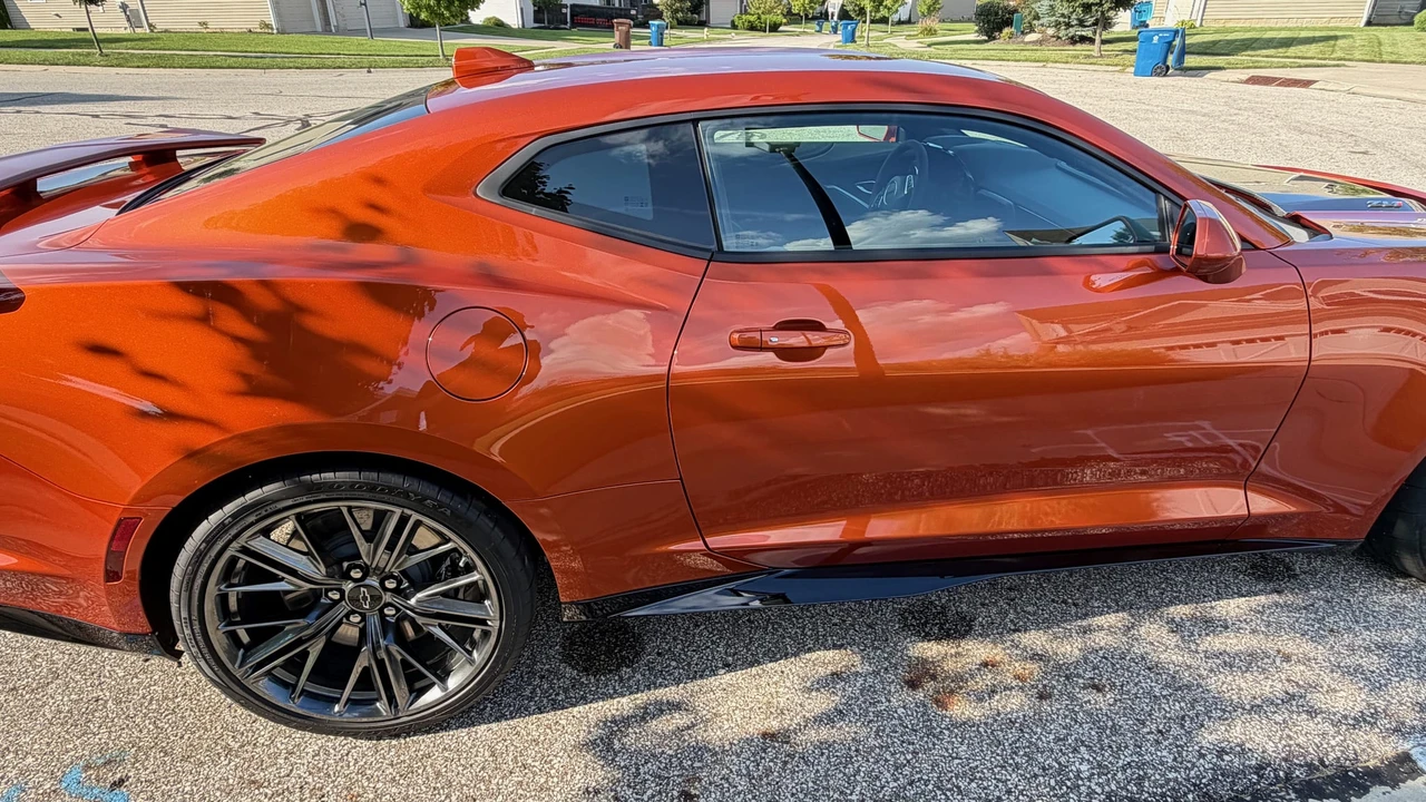 2024 Chevrolet Camaro ZL1 6th Gen - Image 30 of 31