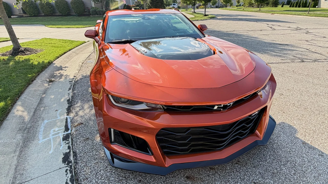 2024 Chevrolet Camaro ZL1 6th Gen - Image 24 of 31
