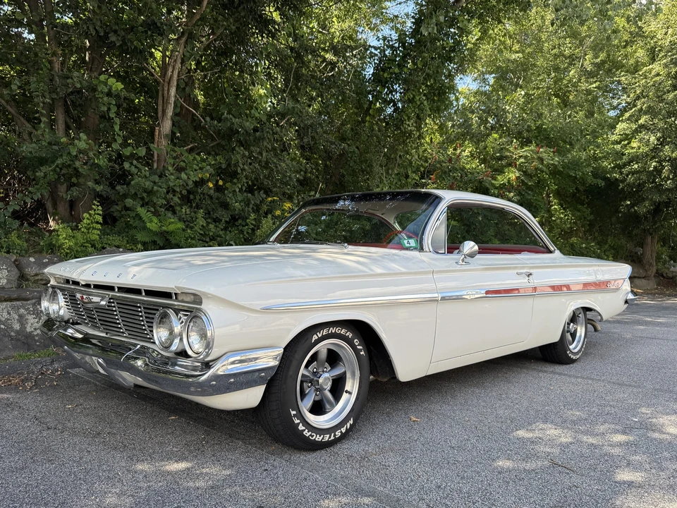 1961 Chevrolet Impala SS 3rd Gen - Image 4 of 31