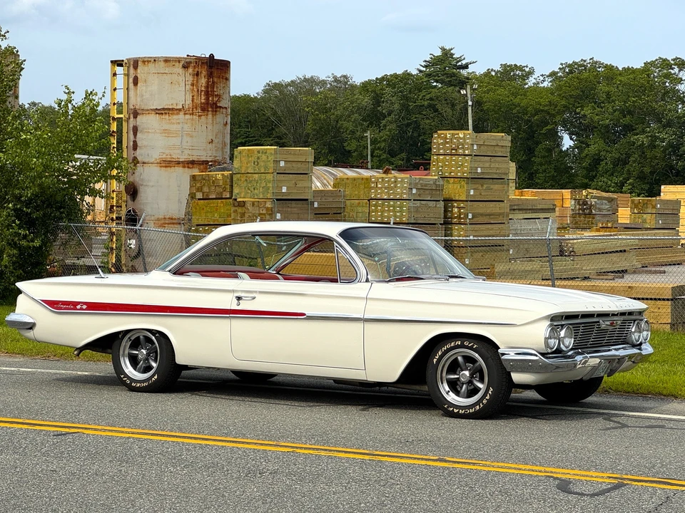 1961 Chevrolet Impala SS 3rd Gen - Image 18 of 31