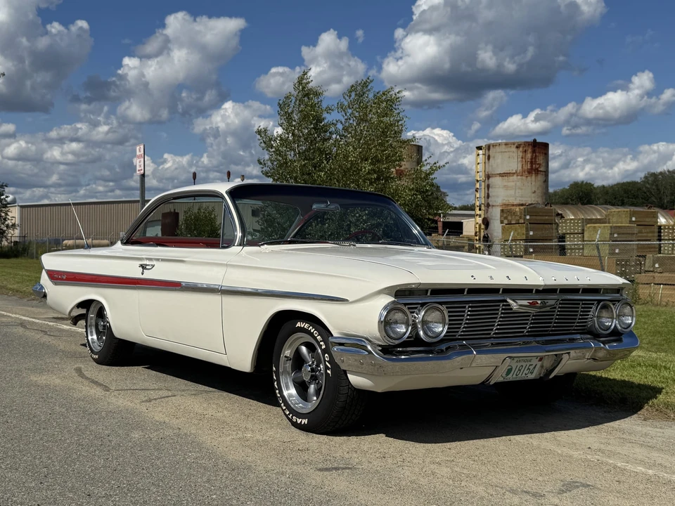 1961 Chevrolet Impala SS 3rd Gen - Image 15 of 31