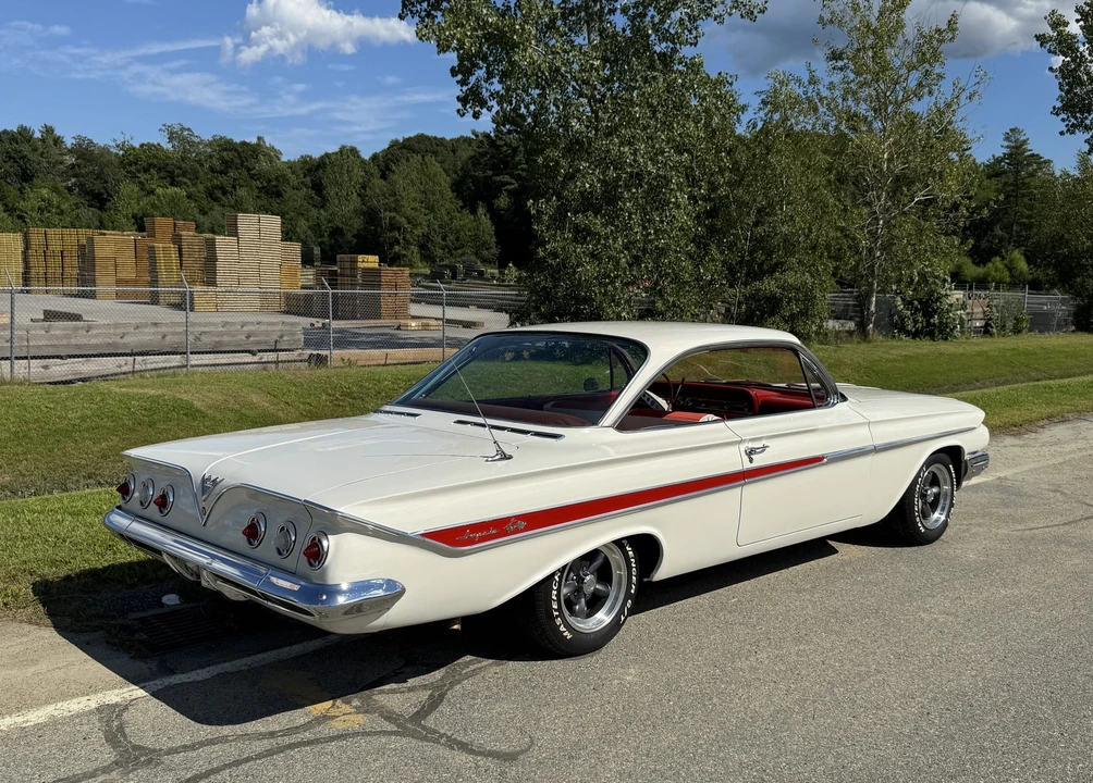 1961 Chevrolet Impala SS 3rd Gen - Image 26 of 31