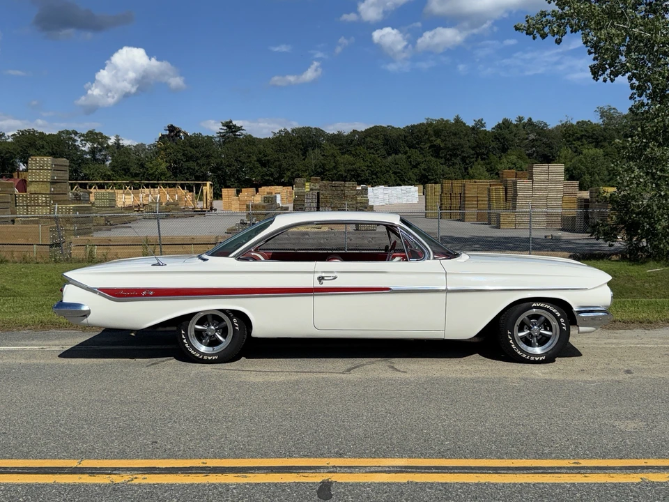 1961 Chevrolet Impala SS 3rd Gen - Image 22 of 31