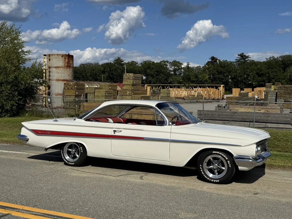 1961 Chevrolet Impala SS 3rd Gen - Image 19 of 31