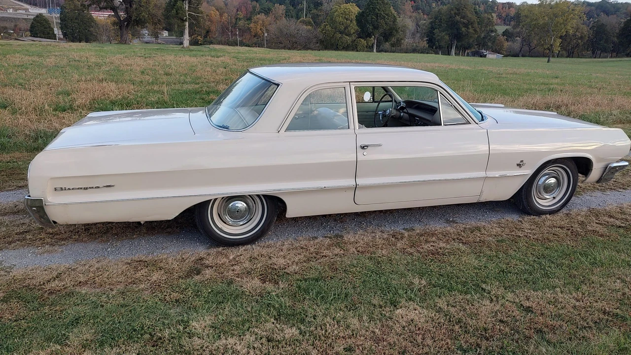 1964 Chevrolet Biscayne - Image 15 of 31