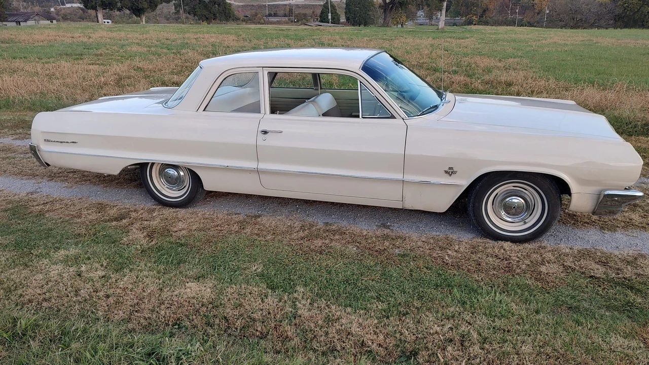 1964 Chevrolet Biscayne - Image 13 of 31