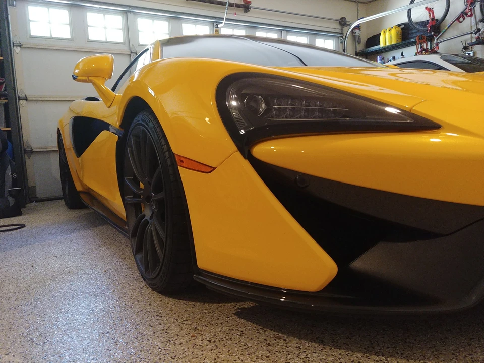 2017 McLaren 570S - Image 2 of 10