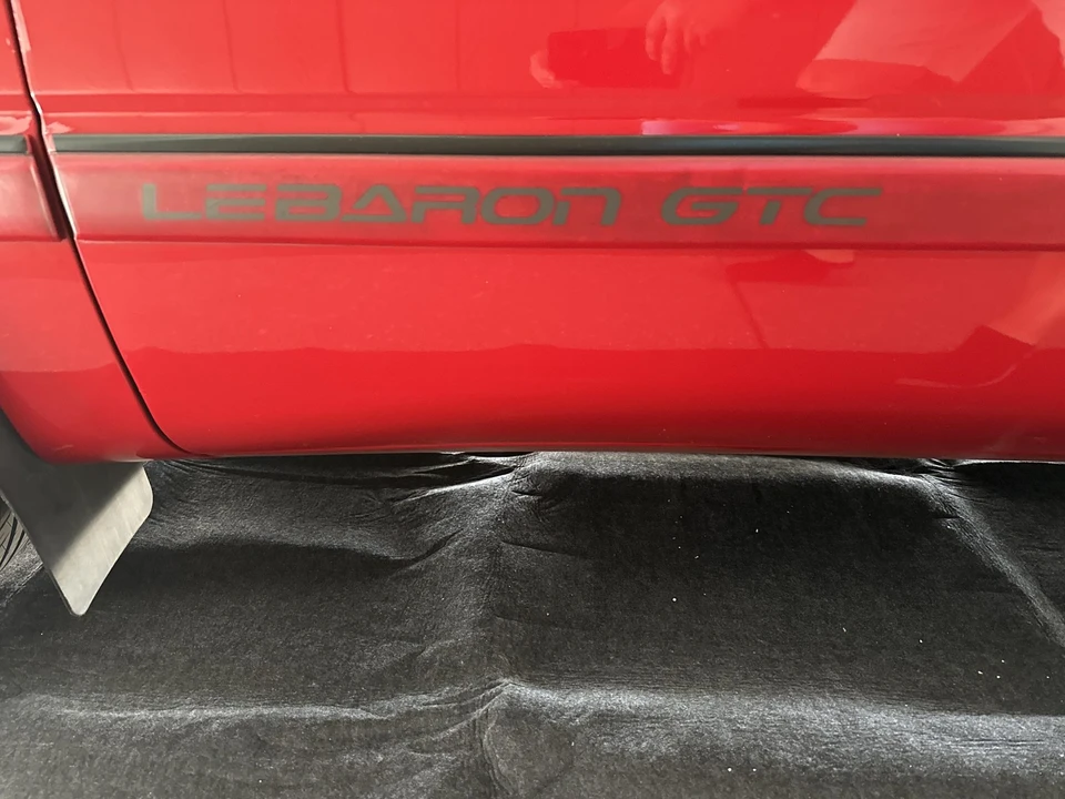 1994 Chrysler LeBaron - Image 22 of 31