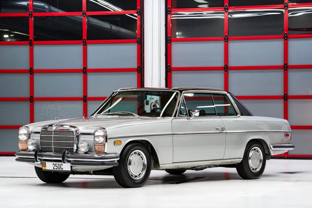 1972 Mercedes-Benz W114 & W115 - Image 2 of 31