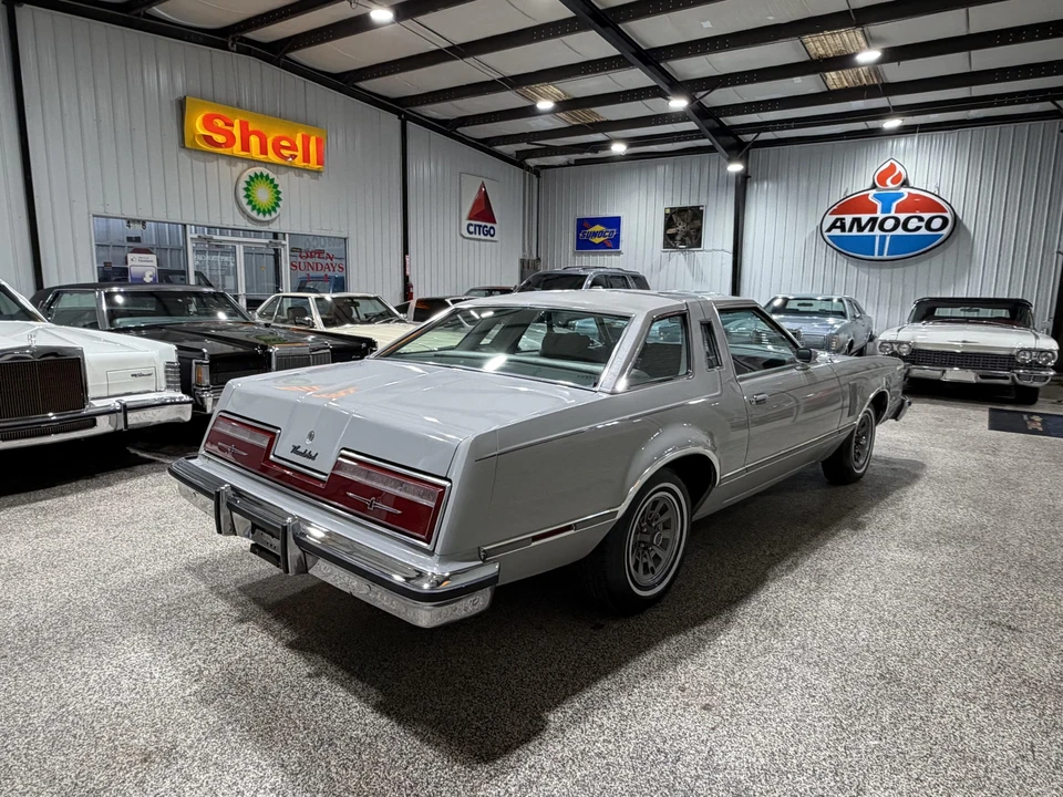 1977 Ford Thunderbird 7th Gen - Image 29 of 31