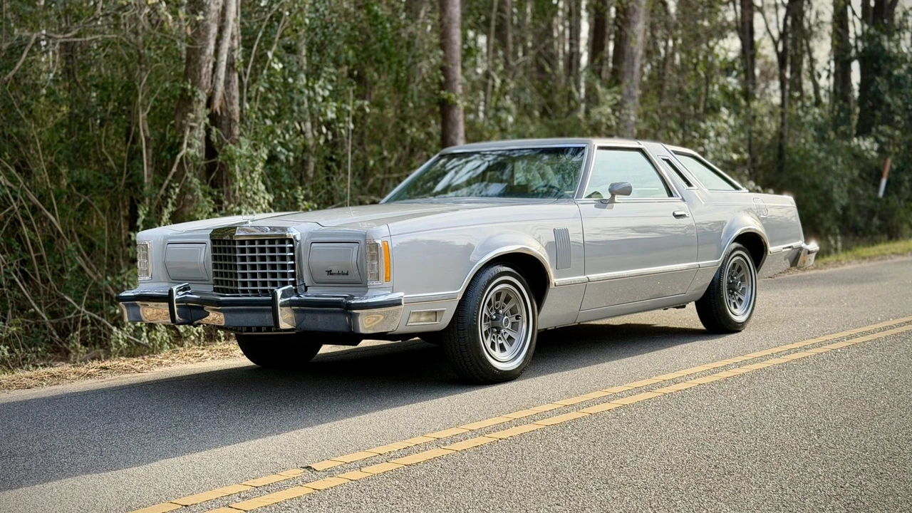 1977 Ford Thunderbird 7th Gen - Image 3 of 31