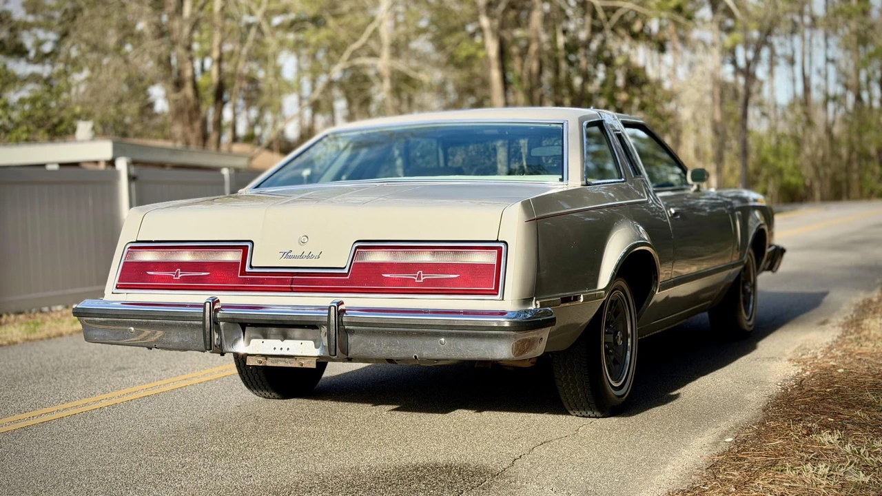 1977 Ford Thunderbird 7th Gen - Image 11 of 31