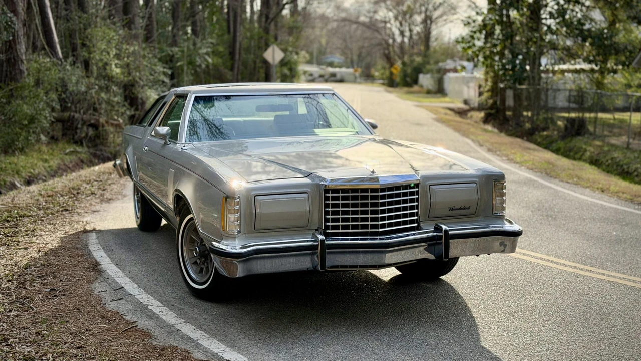 1977 Ford Thunderbird 7th Gen - Image 7 of 31