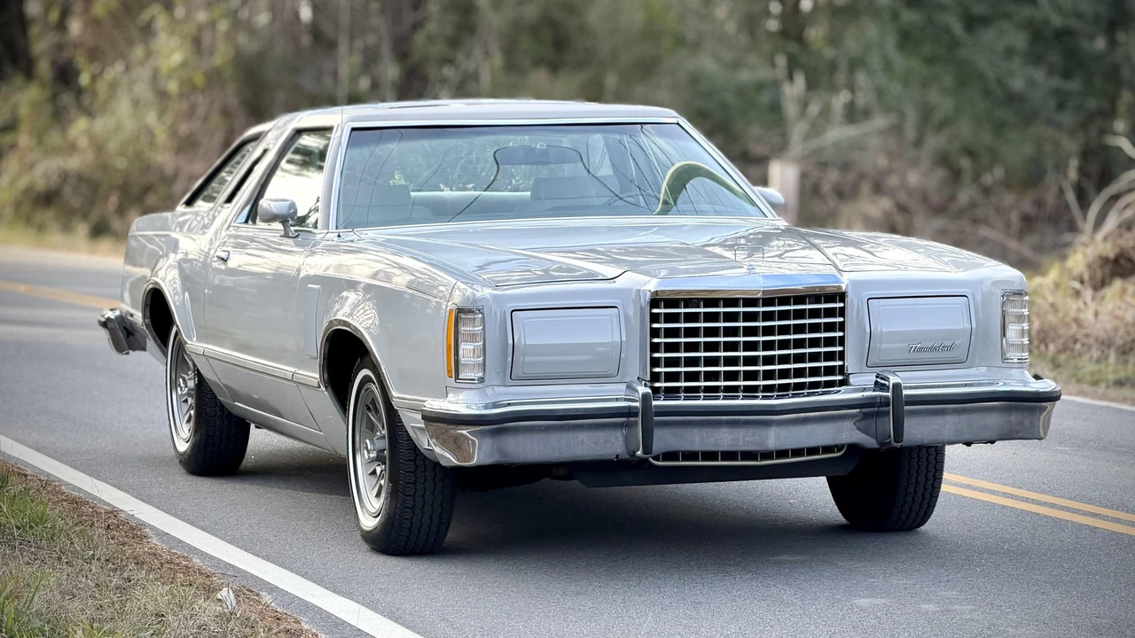 1977 Ford Thunderbird 7th Gen - Image 8 of 31