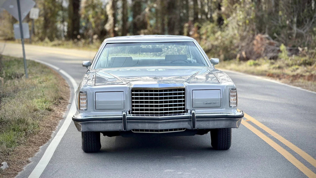 1977 Ford Thunderbird 7th Gen - Image 5 of 31