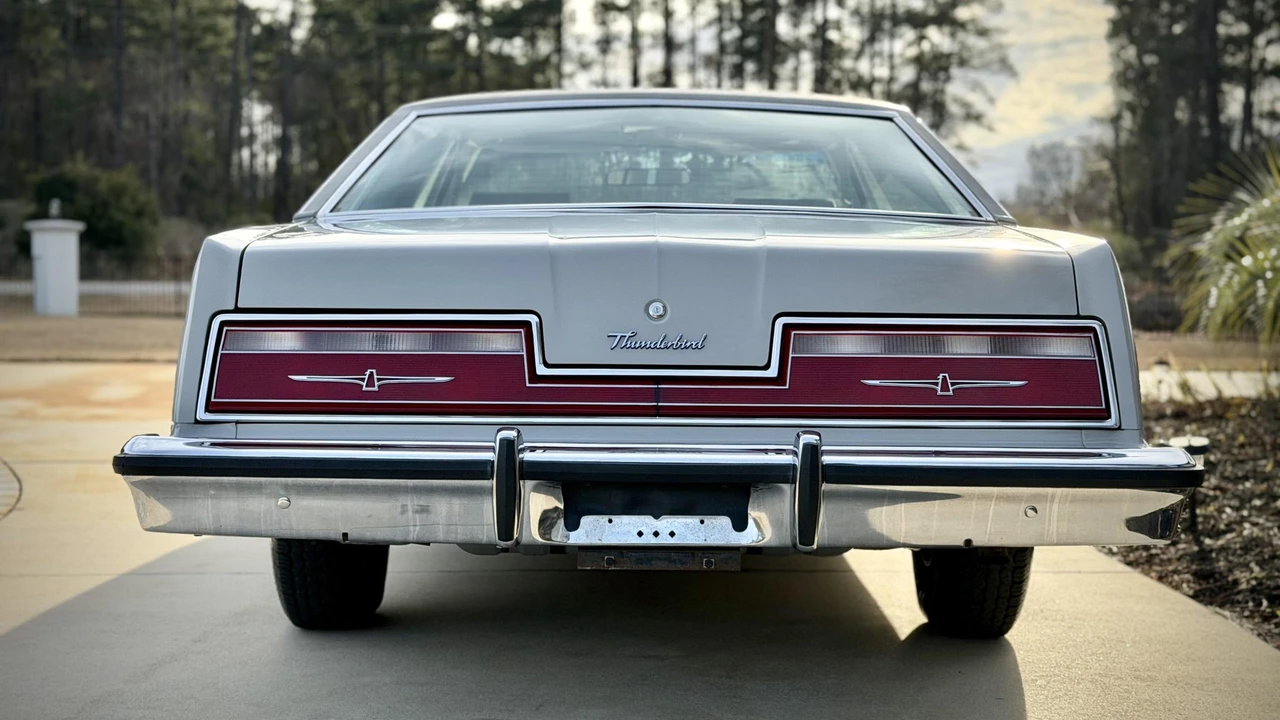 1977 Ford Thunderbird 7th Gen - Image 23 of 31