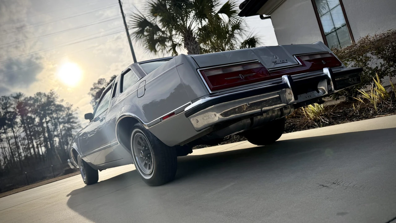 1977 Ford Thunderbird 7th Gen - Image 24 of 31
