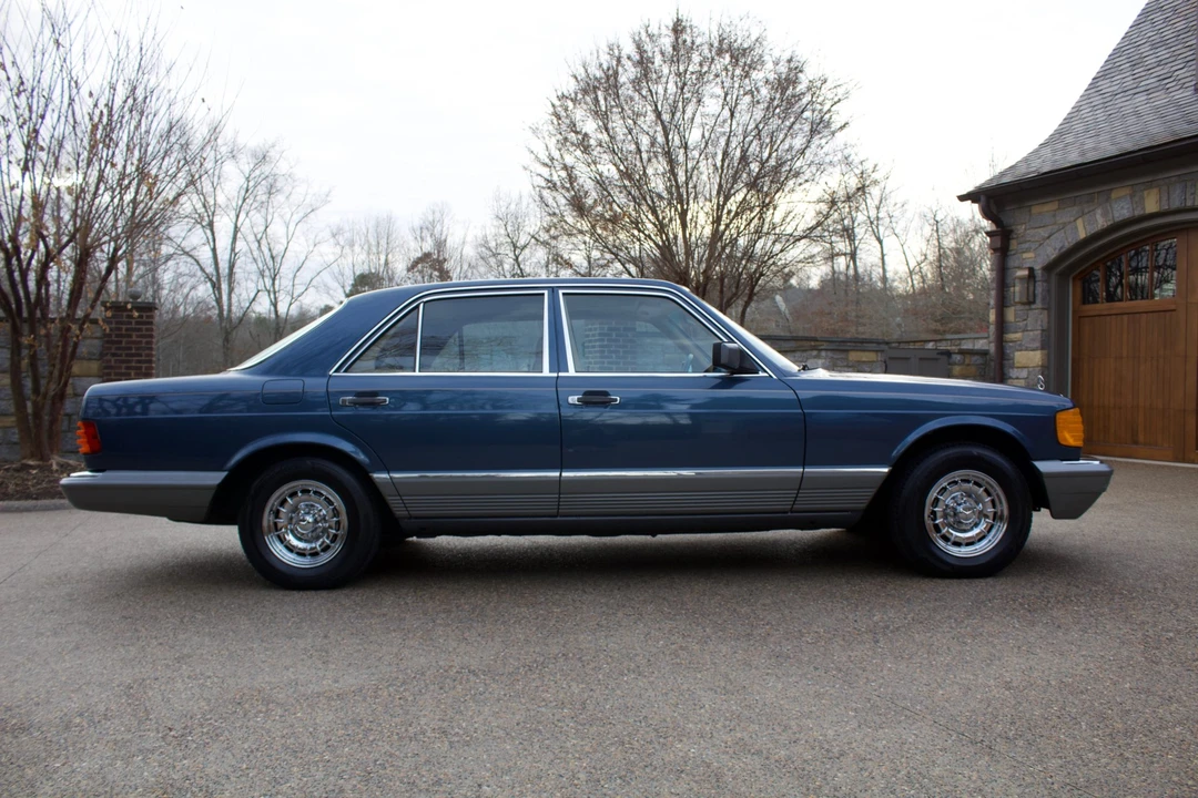 1984 Mercedes-Benz W126 S-Class Sedan - Image 4 of 31