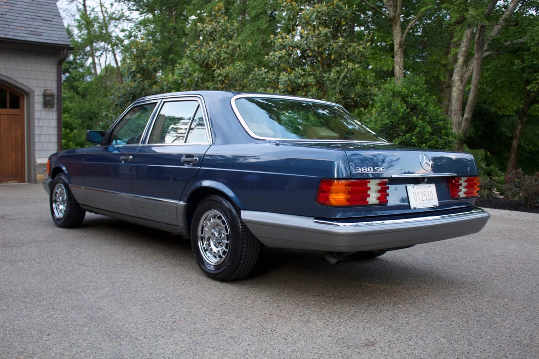 1984 Mercedes-Benz W126 S-Class Sedan - Image 10 of 31