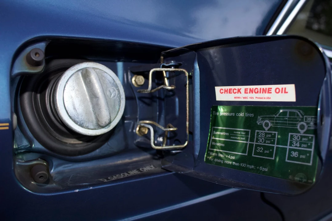 1984 Mercedes-Benz W126 S-Class Sedan - Image 21 of 31