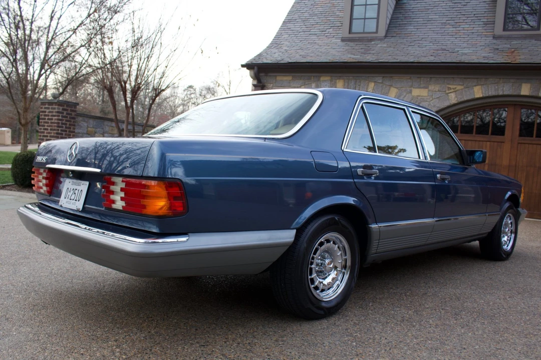 1984 Mercedes-Benz W126 S-Class Sedan - Image 5 of 31