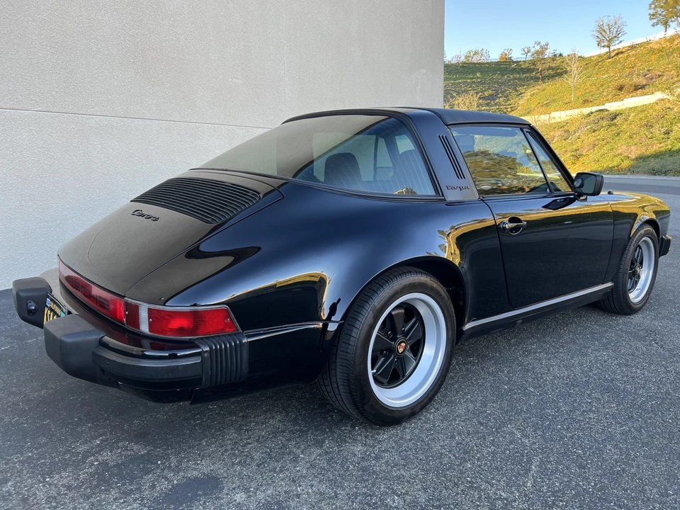 1984 Porsche 911 Carrera 3.2 - Image 17 of 31