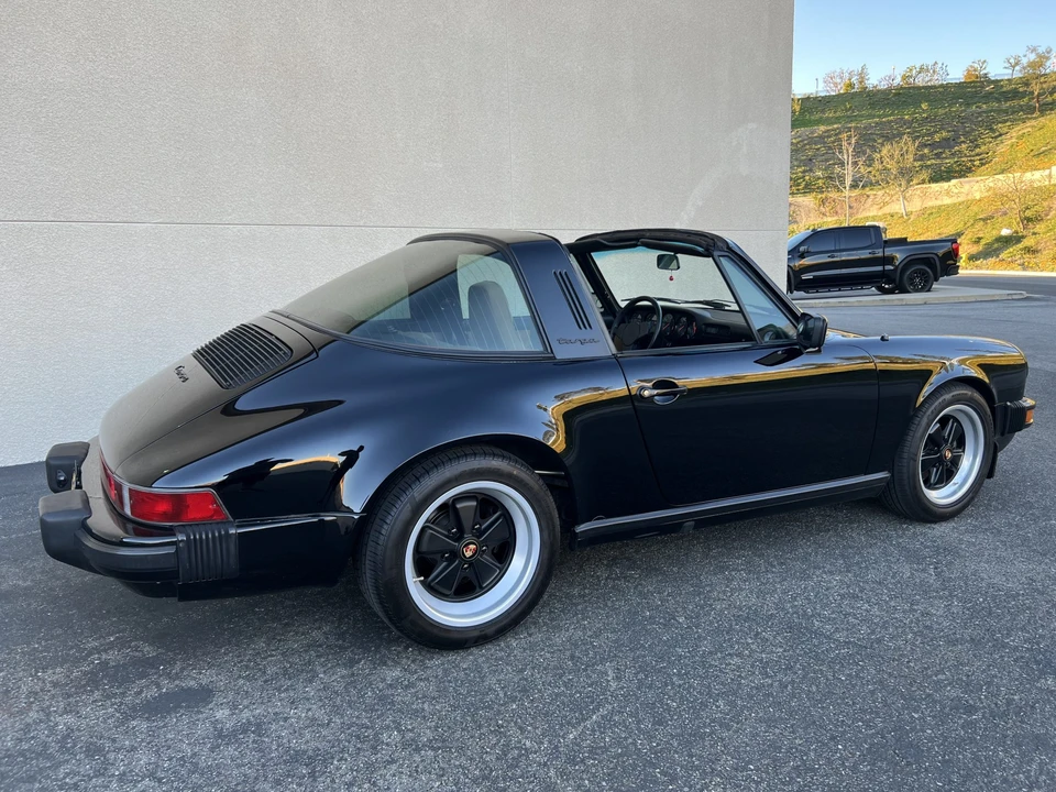 1984 Porsche 911 Carrera 3.2 - Image 18 of 31