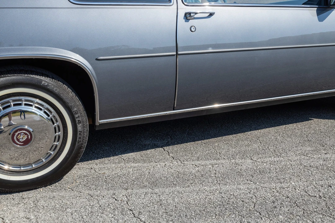 1985 Cadillac DeVille 6th Gen - Image 17 of 31