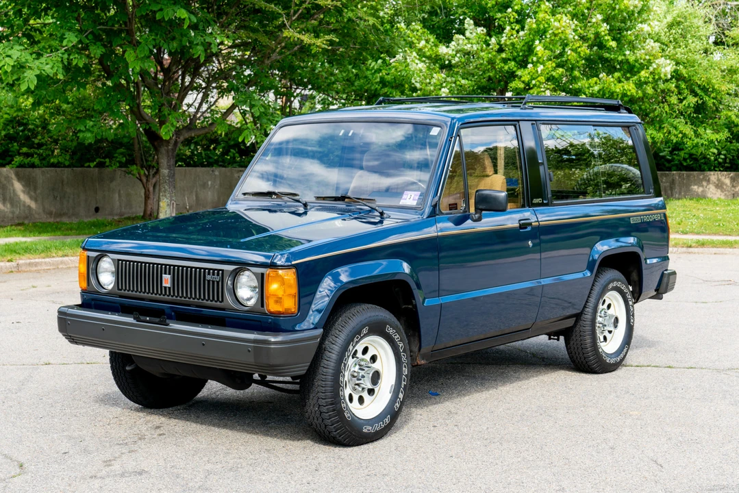 1986 Isuzu Trooper - Image 2 of 31