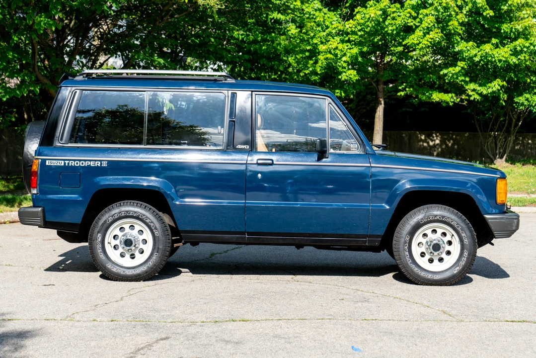 1986 Isuzu Trooper - Image 7 of 31