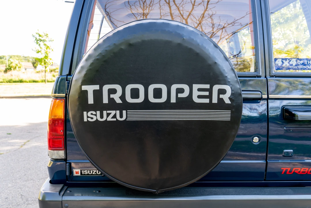 1986 Isuzu Trooper - Image 25 of 31