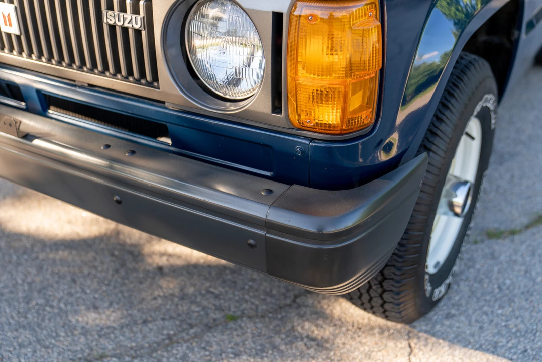 1986 Isuzu Trooper - Image 17 of 31