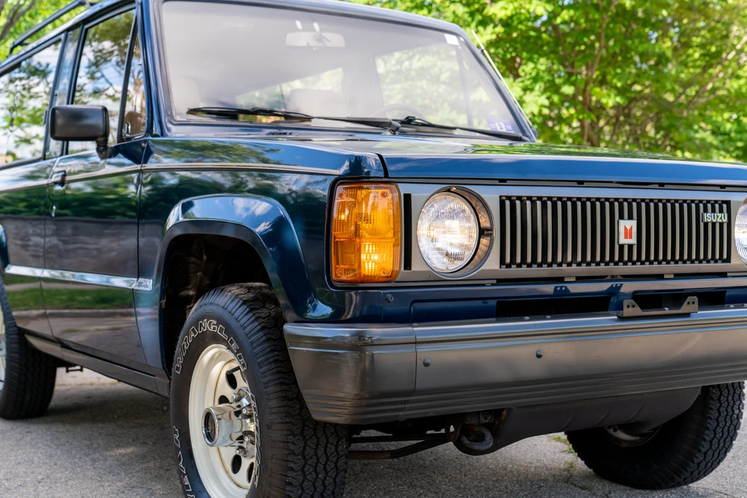 1986 Isuzu Trooper - Image 13 of 31