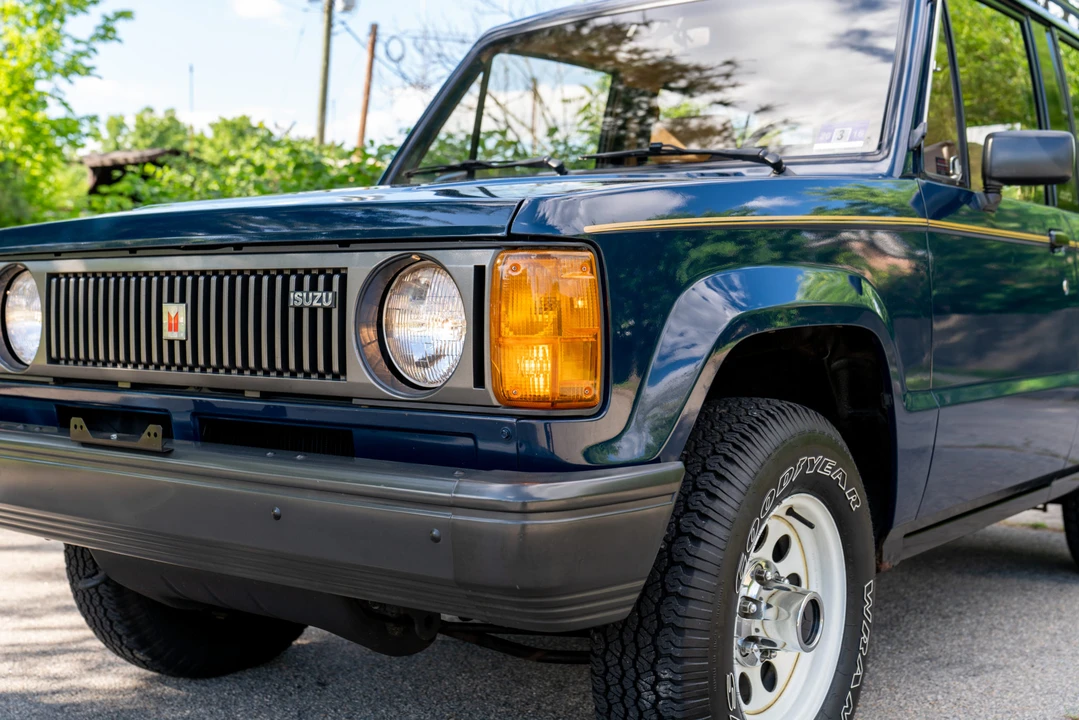 1986 Isuzu Trooper - Image 15 of 31