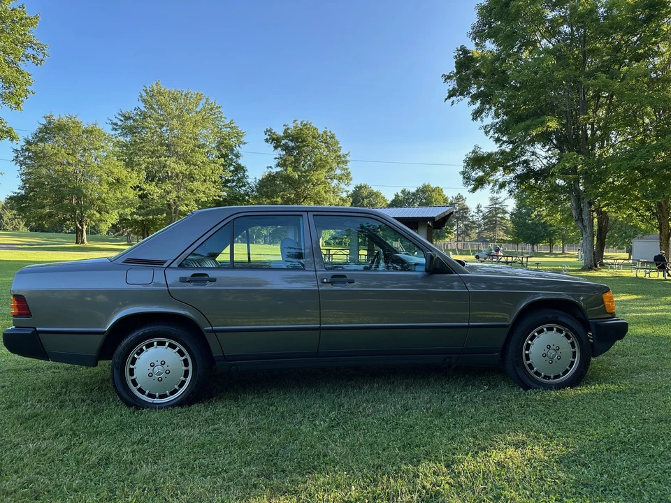 1986 Mercedes-Benz 190E - Image 7 of 31