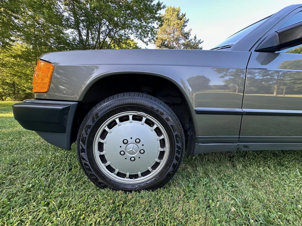 1986 Mercedes-Benz 190E - Image 24 of 31