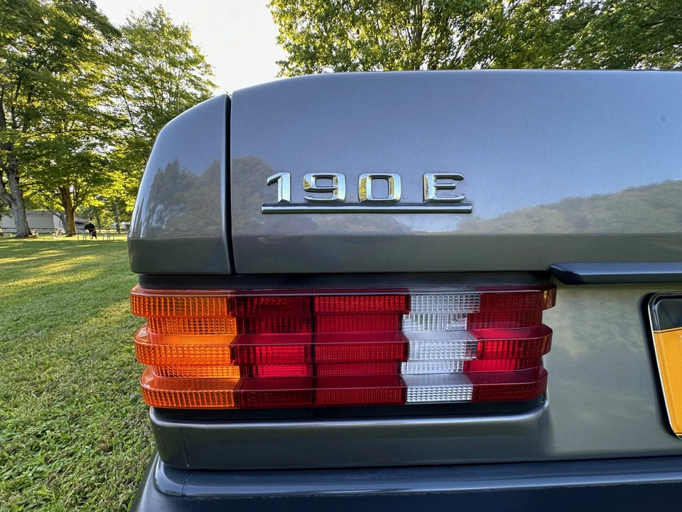 1986 Mercedes-Benz 190E - Image 19 of 31