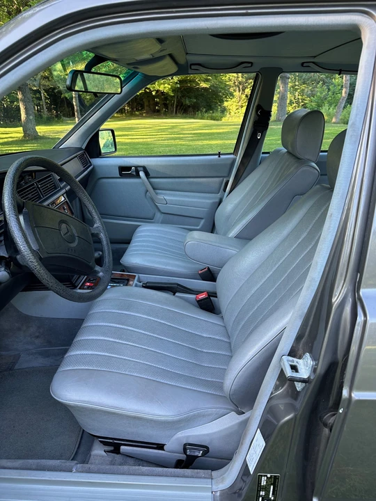 1986 Mercedes-Benz 190E - Image 29 of 31
