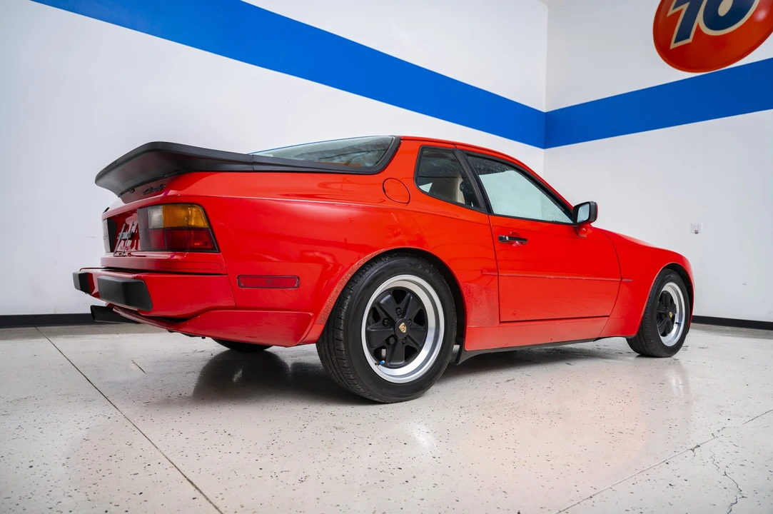 1986 Porsche 944 Turbo - Image 10 of 31