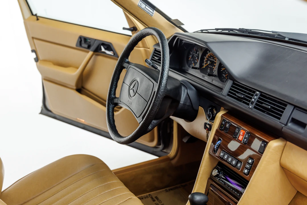 1987 Mercedes-Benz W124 E-Class - Image 28 of 31