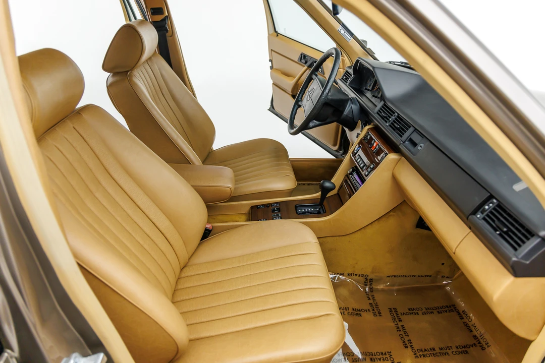 1987 Mercedes-Benz W124 E-Class - Image 22 of 31