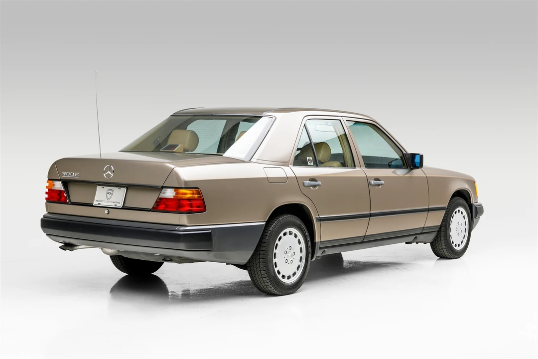 1987 Mercedes-Benz W124 E-Class - Image 8 of 31